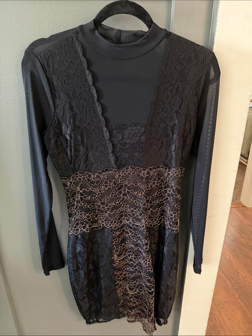 Black Lace Long-Sleeve Women's Dress